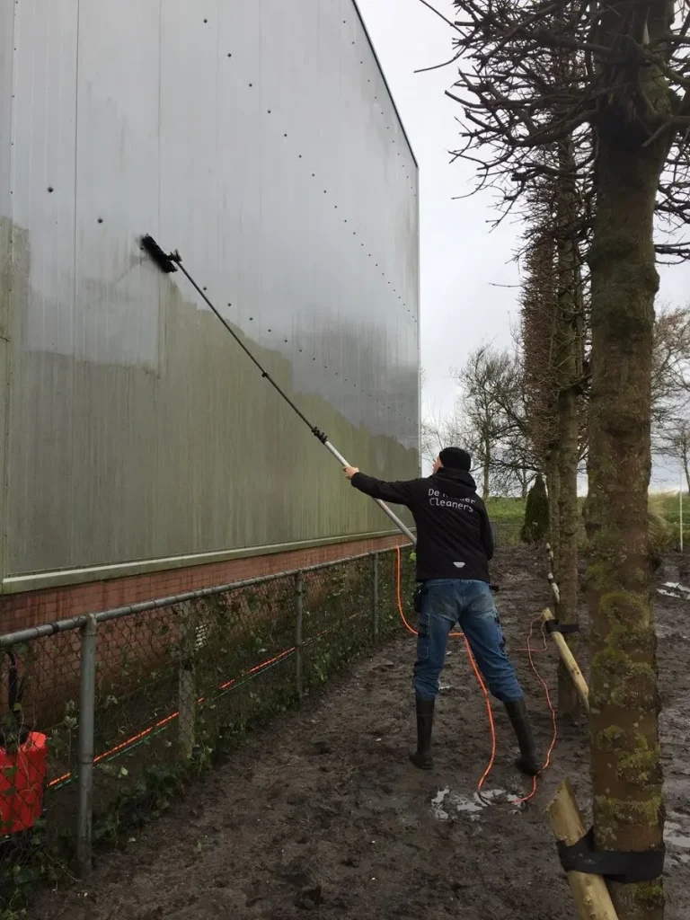 gevelbekleding reinigen in Heerhugowaard, De Ridder Cleaners